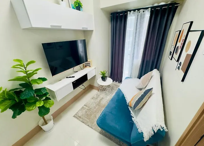 Luxurious Near Sm Moa Manila