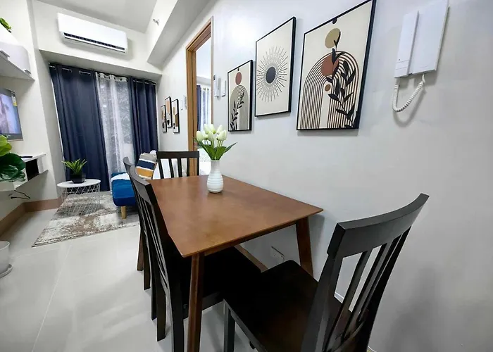 Luxurious Near Sm Moa Apartment
